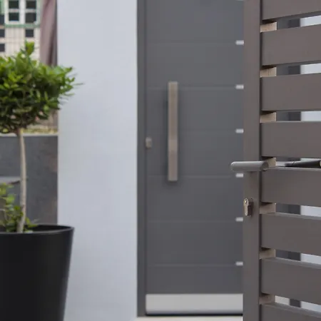 Aspalathos - With Free Parking, Near The Beach, A Few Minutes' Walking Distance To The Unesco Palace بيت للعطل