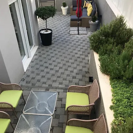 Aspalathos - With Free Parking, Near The Beach, A Few Minutes' Walking Distance To The Unesco Palace بيت للعطل سبليت