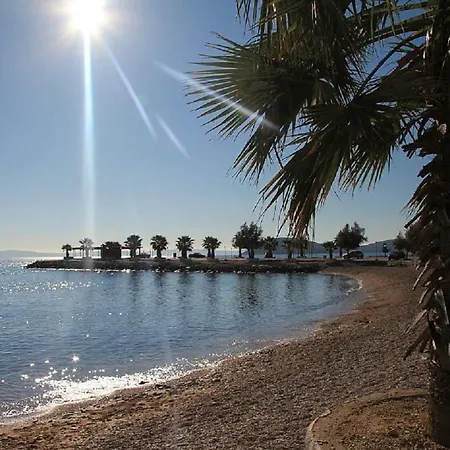 Ferienhaus Aspalathos - With Free Parking, Near The Beach, A Few Minutes' Walking Distance To The Unesco Palace Split
