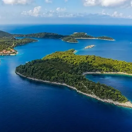 Aspalathos - With Free Parking, Near The Beach, A Few Minutes' Walking Distance To The Unesco Palace Holiday home Split