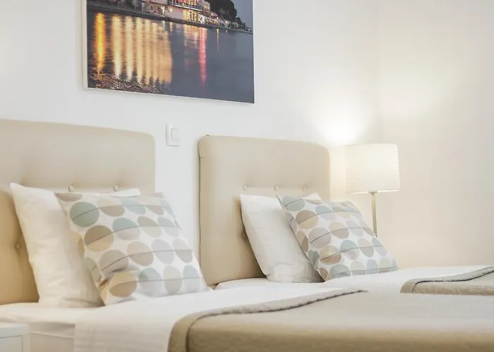 Aspalathos - With Free Parking, Near The Beach, A Few Minutes' Walking Distance To The Unesco Palace Split