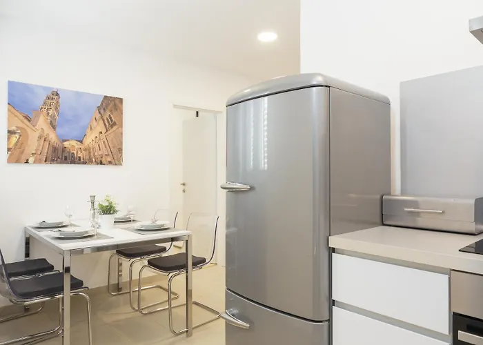 Aspalathos - With Free Parking, Near The Beach, A Few Minutes' Walking Distance To The Unesco Palace