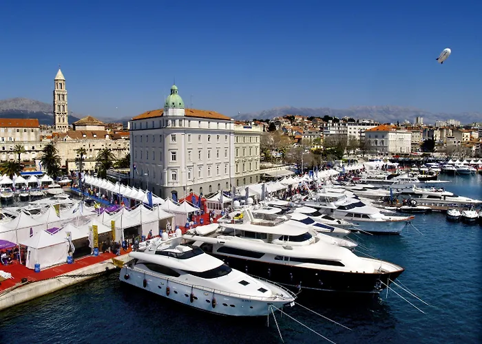 Aspalathos - With Free Parking, Near The Beach, A Few Minutes' Walking Distance To The Unesco Palace * Split