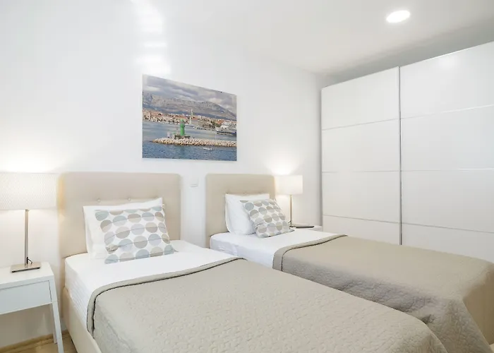 Aspalathos - With Free Parking, Near The Beach, A Few Minutes' Walking Distance To The Unesco Palace Split