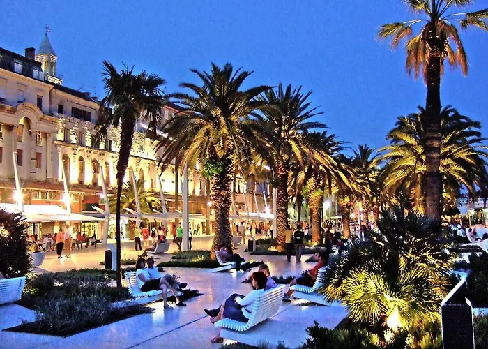 Aspalathos - With Free Parking, Near The Beach, A Few Minutes' Walking Distance To The Unesco Palace Split