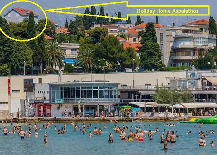Feriehus Aspalathos - With Free Parking, Near The Beach, A Few Minutes' Walking Distance To The Unesco Palace *